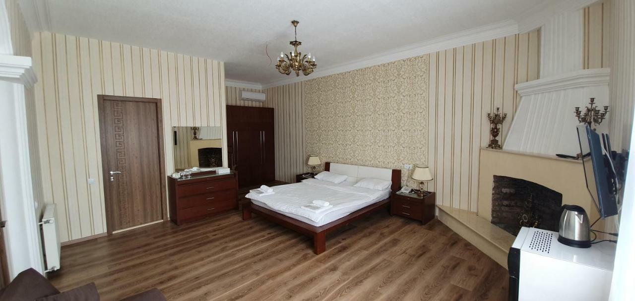 Hotel Dany Tbilisi Bagian luar foto